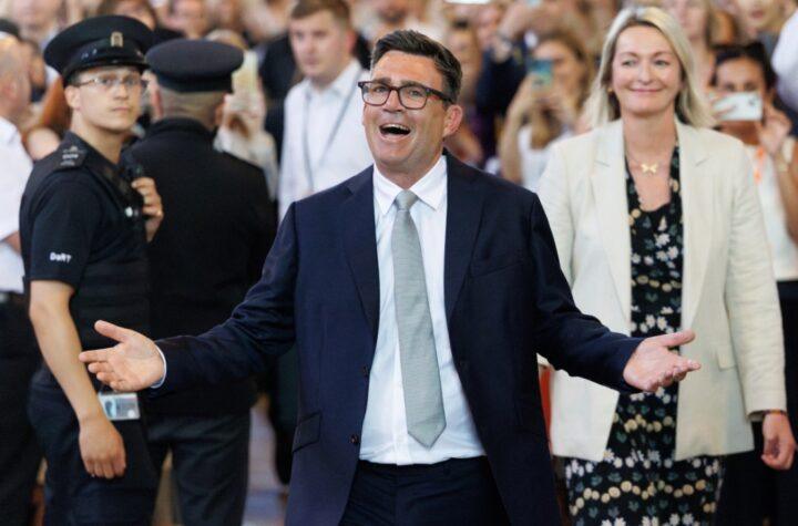 Vance Calls for Economic Rebuilding in 'Broken' Britain, Not Just a New Prime Minister