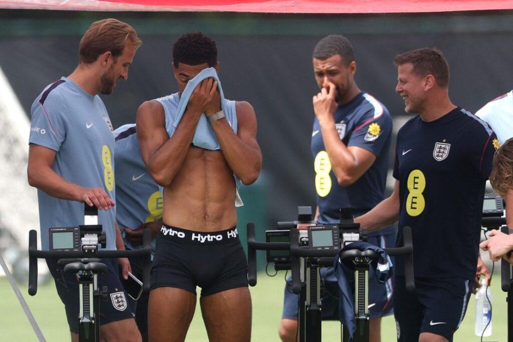 Tech Innovations and Tactical Gear: England's Strategies for the Mexico World Cup Altitude Challenge