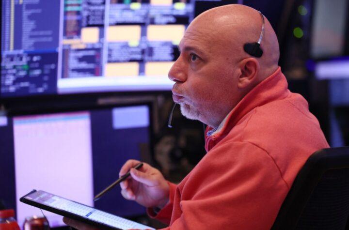 'Chip Stock Slump Sends Nasdaq into Correction Zone: What You Need to Know'
