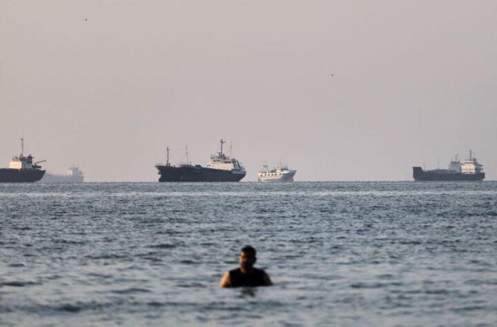 FTSE 100 Live Update: Stock Prices Climb as Oil Stabilises at $76 Amid Growing Strait of Hormuz Tensions