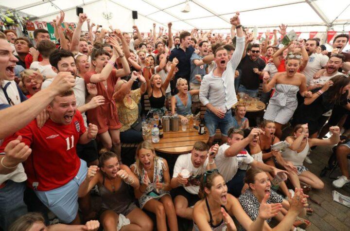 London Restaurants and Retailers Enjoy Deliveroo Surge Thanks to World Cup Excitement