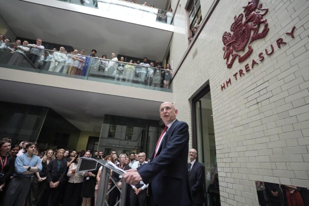 Business Confidence Soars as Consumer Spending Power Increases