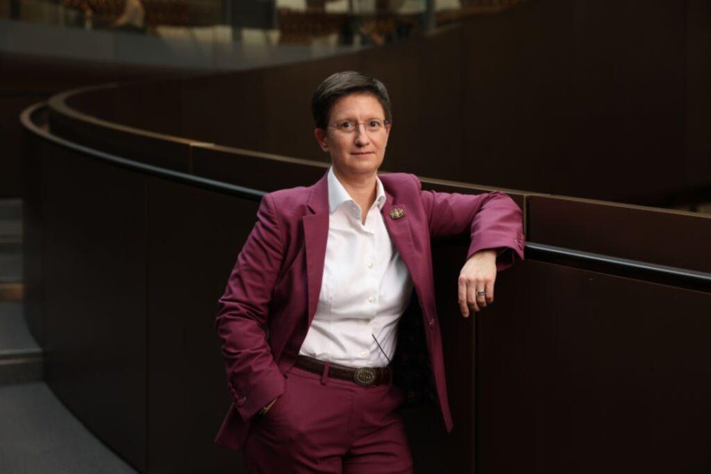 London Stock Exchange Declines: Julia Hoggett Remains Optimistic Amidst Challenges