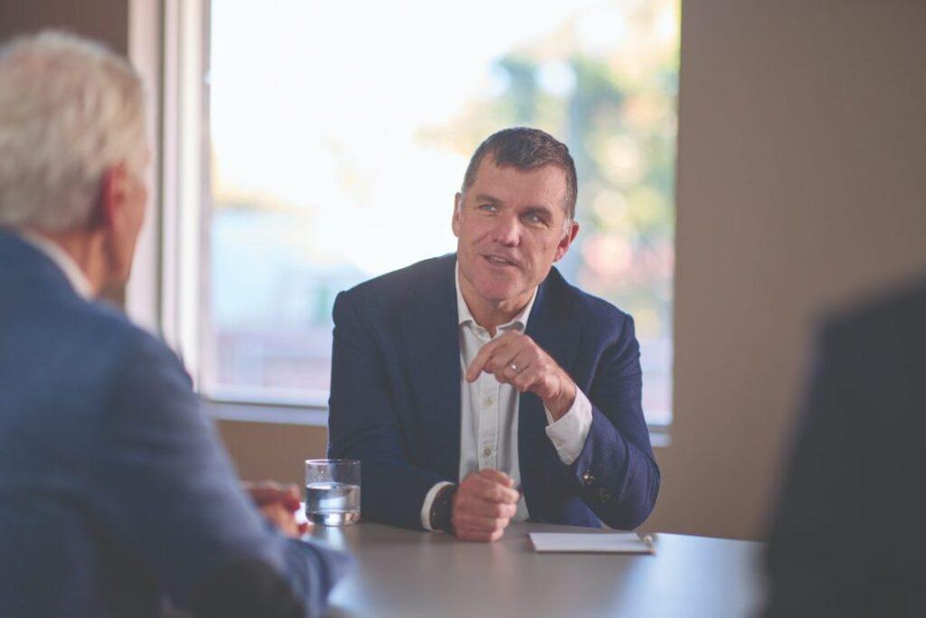Hiscox Finance Chief Urges Faster AI Adoption in London