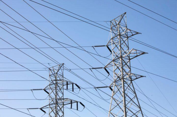 Reform Slams Energy Discount Scheme for Homes Near New Pylons as a 'Bribe'