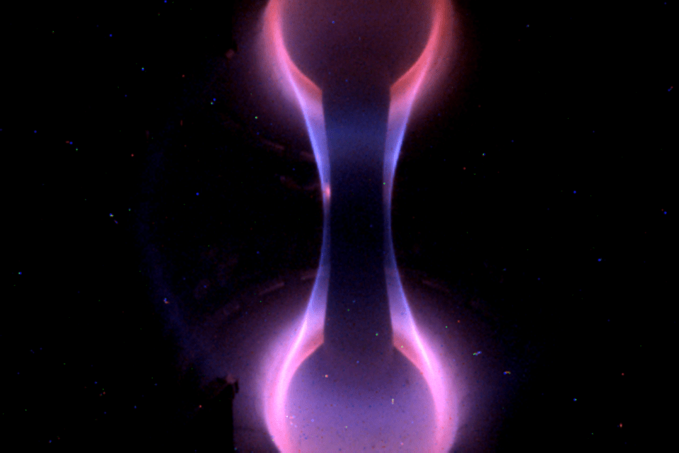 UK's Flagship Machine Achieves Record Plasma Performance Amidst Rising Pressure