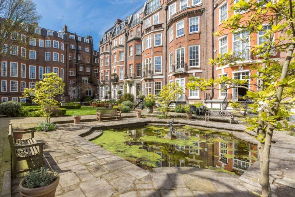 Luxury London Boroughs See House Prices Plummet by Up to £300,000