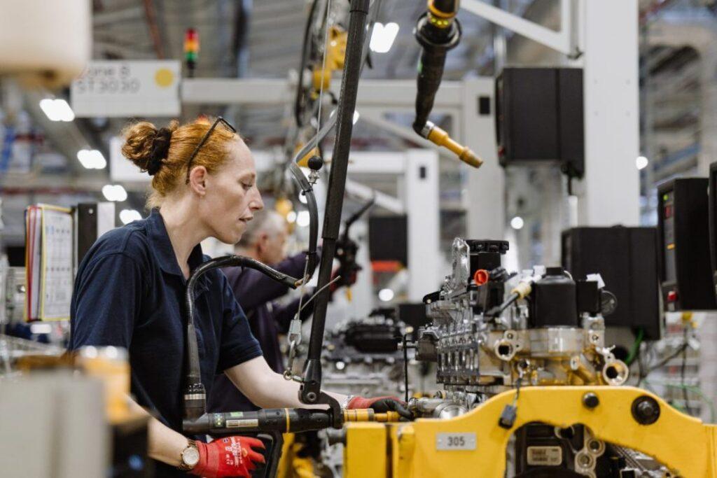 Business Secretary to Discuss Job Cuts with Jaguar Land Rover Executives