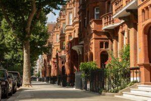 Inside Nigella Lawson's Serene £5 Million Converted Stables Home in Chelsea