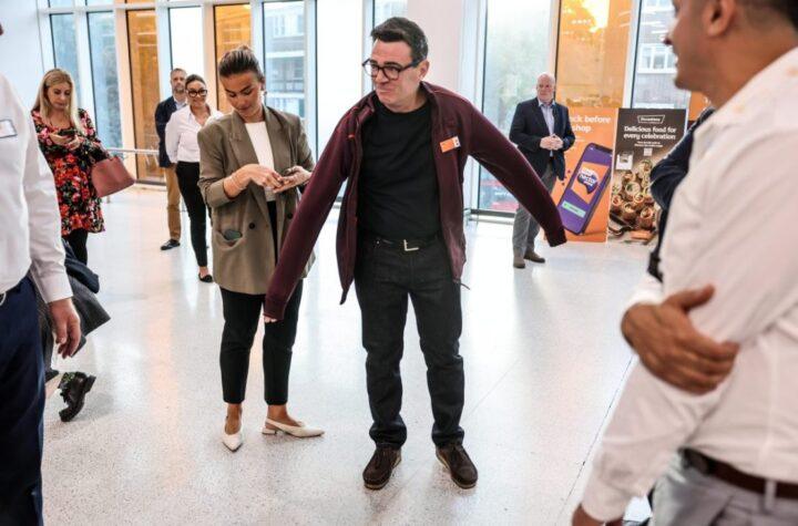 UK Job Seekers Increase as Permanent Hiring Shows Signs of Recovery