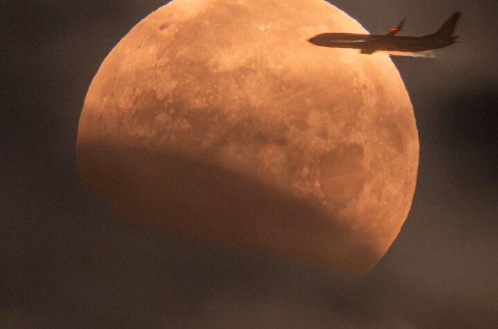 Experience the Spectacular Plane Lunar Eclipse on 1st September 2026!