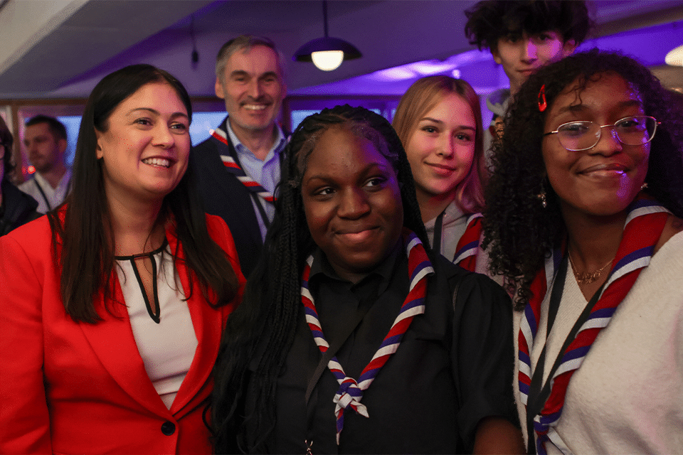 1000 New Youth Workers Launched to Combat Unemployment Risk Among Young People