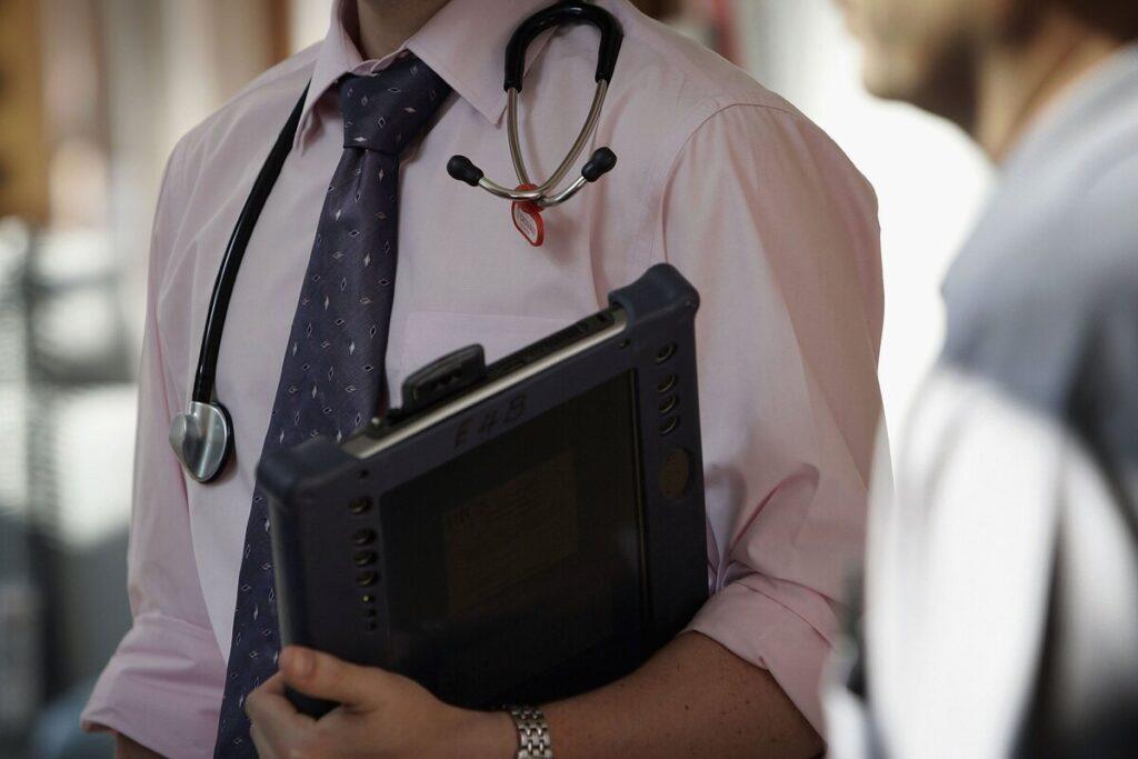 UK Economy Faces Billions in Losses Due to 'Presenteeism' Crisis Among Desk Workers