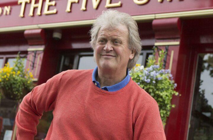 Wetherspoon Chief Slams 'Barmy' Vertical Drinking Ban in Soho