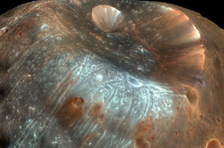 Explore the Stunning Stickney Crater: Astronomy Picture of the Day for 9th October