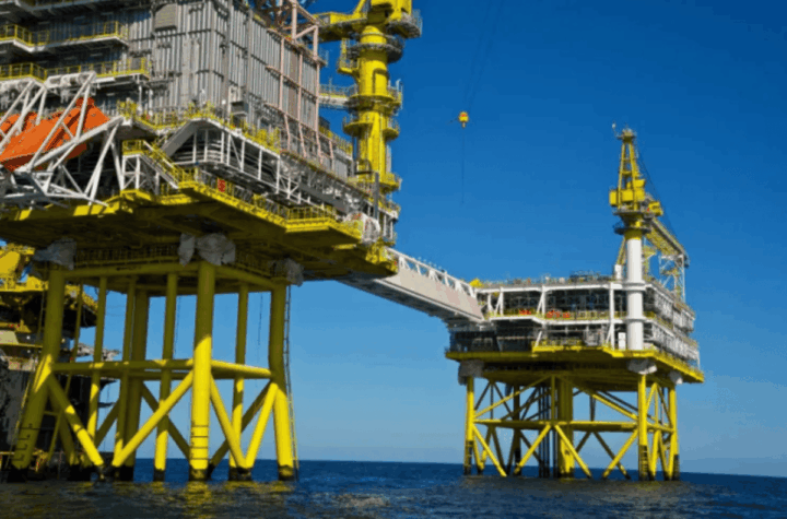 FTSE 100 Live: Stocks Set to Climb as Oil Prices Hover Around $100 Following Surge in Crude Exports