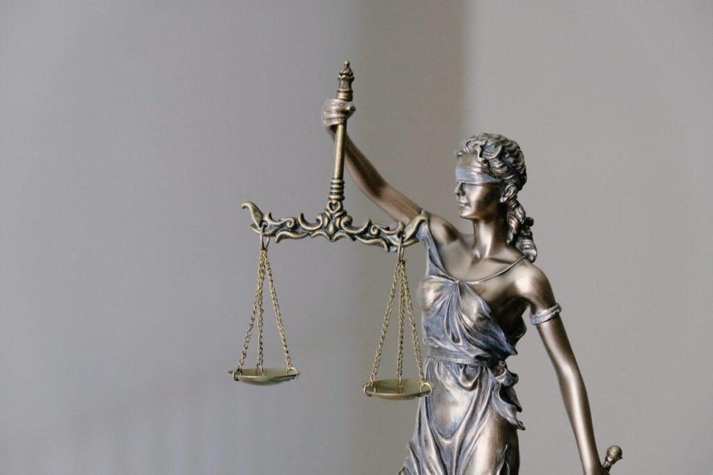 Solicitors Advised to Take Responsibility for Junior Staff Using AI Tools